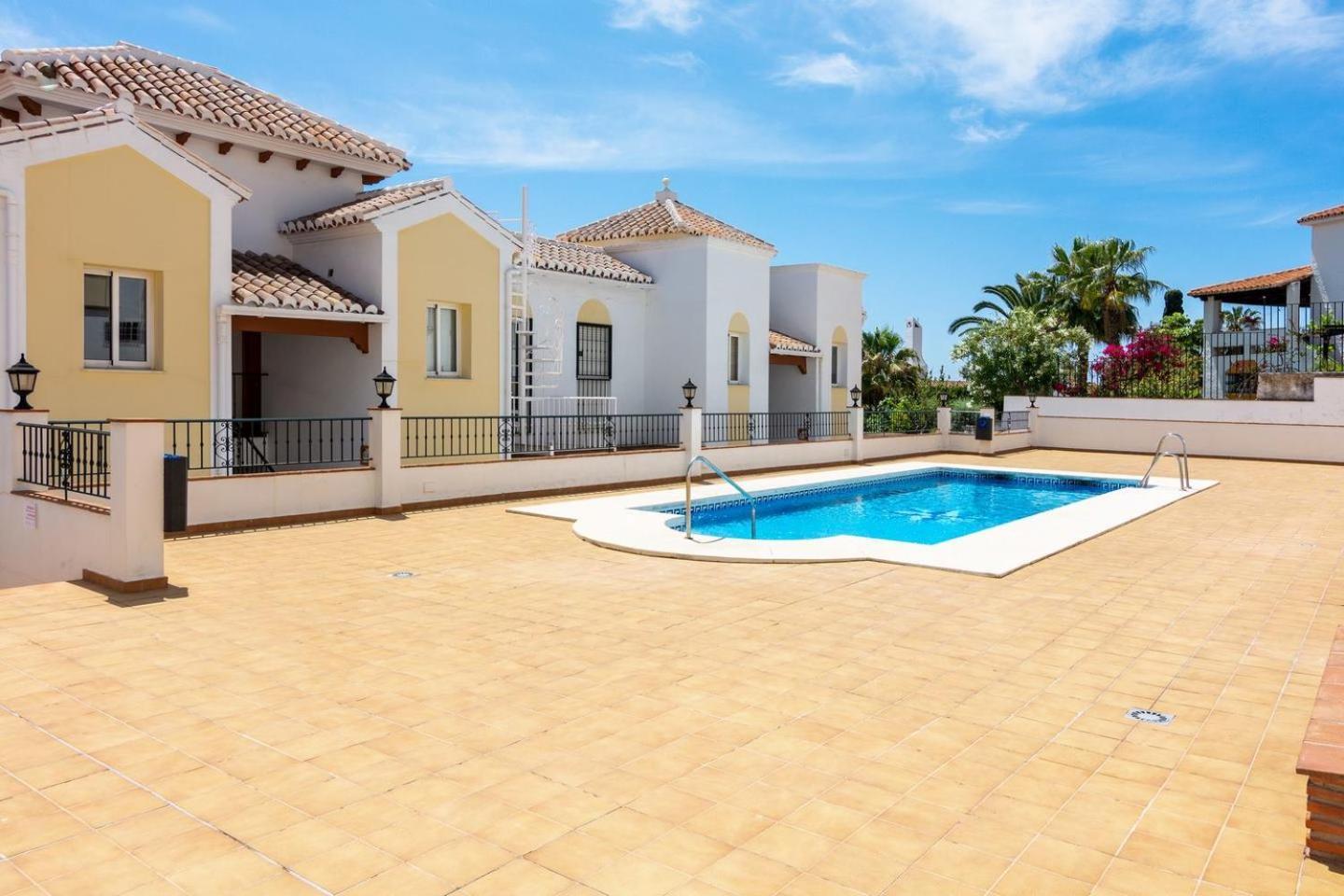 Apartamento Chimenea Playa - 2 Dormitorios Y Terraza Nerja Eksteriør billede