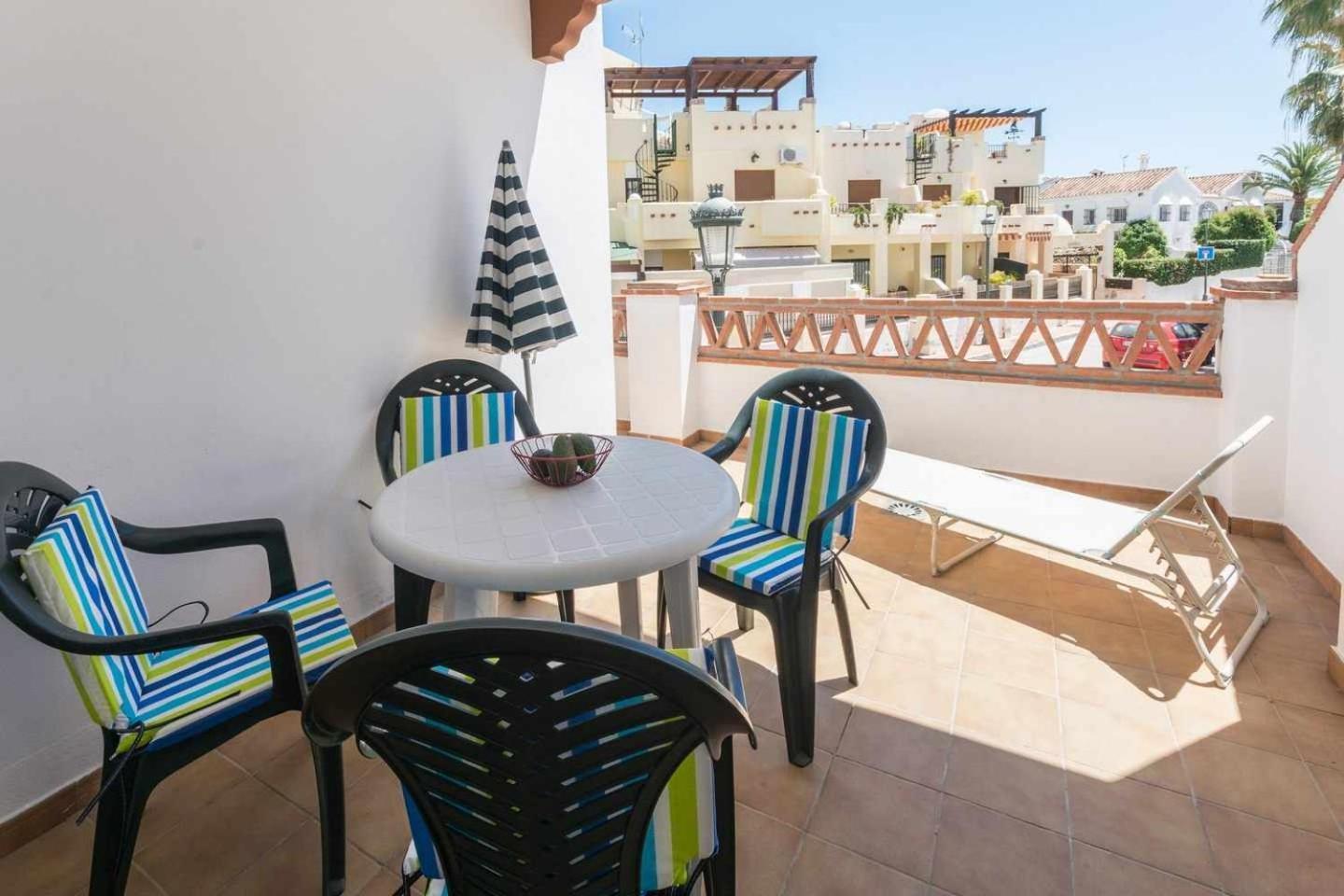 Apartamento Chimenea Playa - 2 Dormitorios Y Terraza Nerja Eksteriør billede